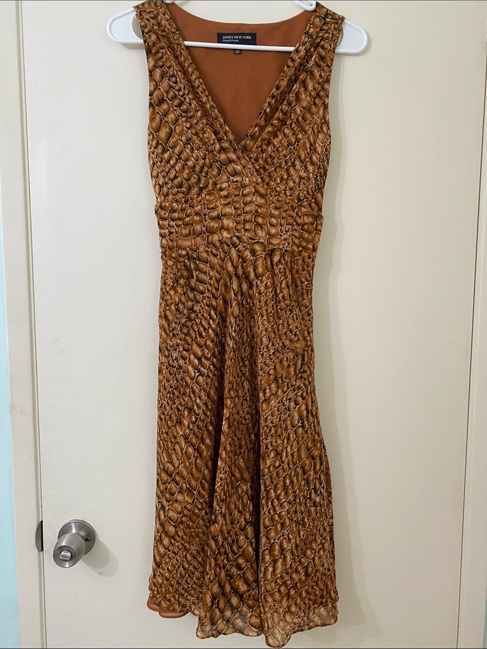 Jones New York Camel Brown Reptile Print V-Neck Sleeveless Dress